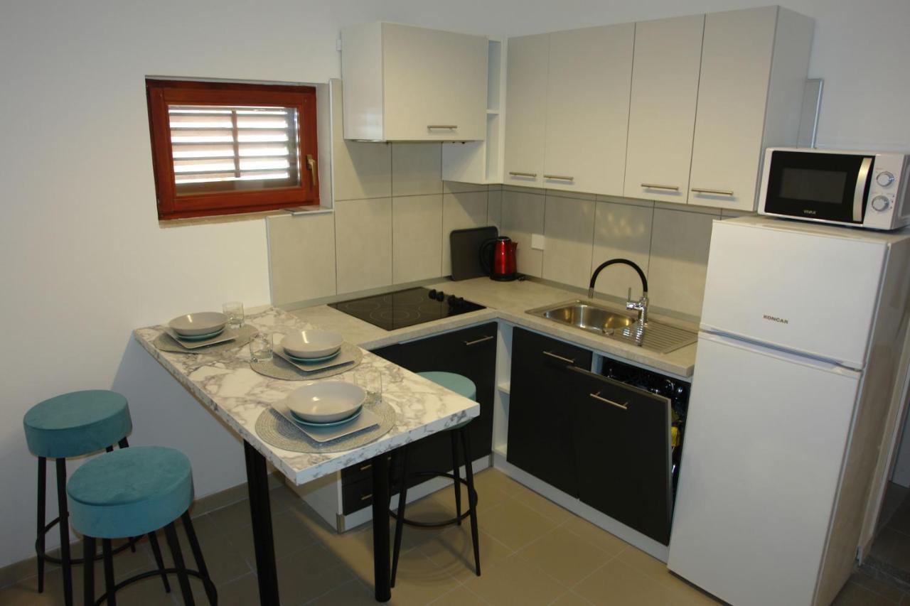 Apartmani Milokanovic Funtana Zewnętrze zdjęcie